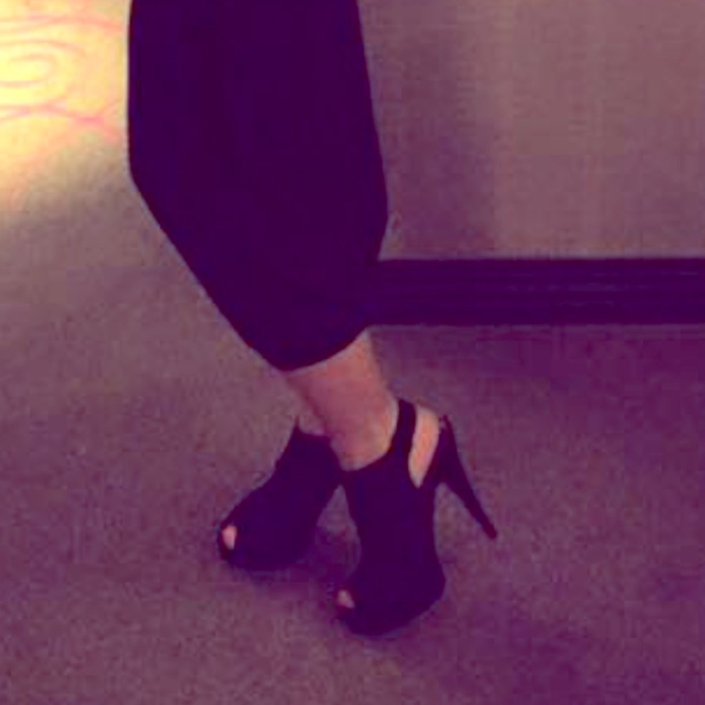 Peep toe lace pumps